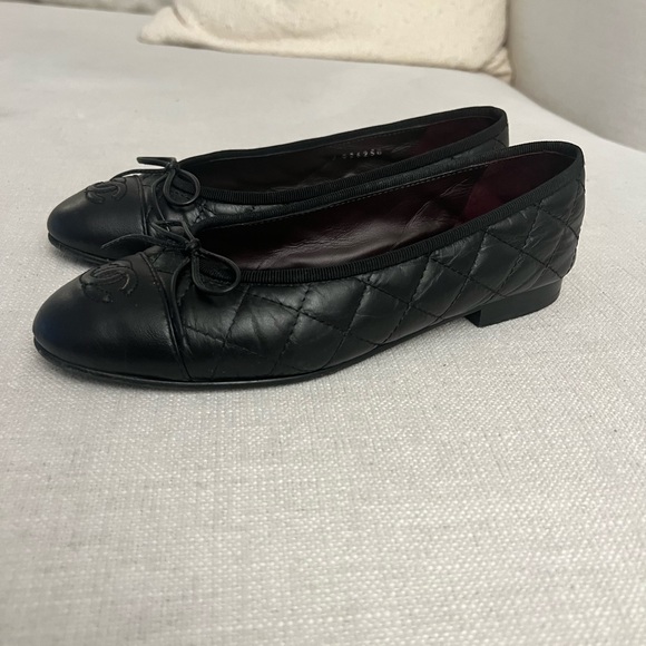 CHANEL QUILTED BALLET FLATS - Picture 4 of 5